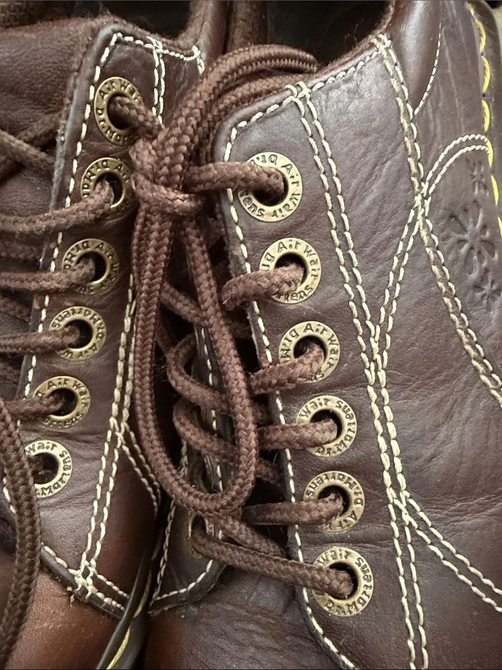 Dr. Martens Melissa 12283 VTG Y2K Brown Leather Lace-Up Daisy Embossed Chunky